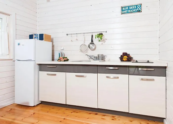 Semesterbostad 1 Bedroom Amazing In